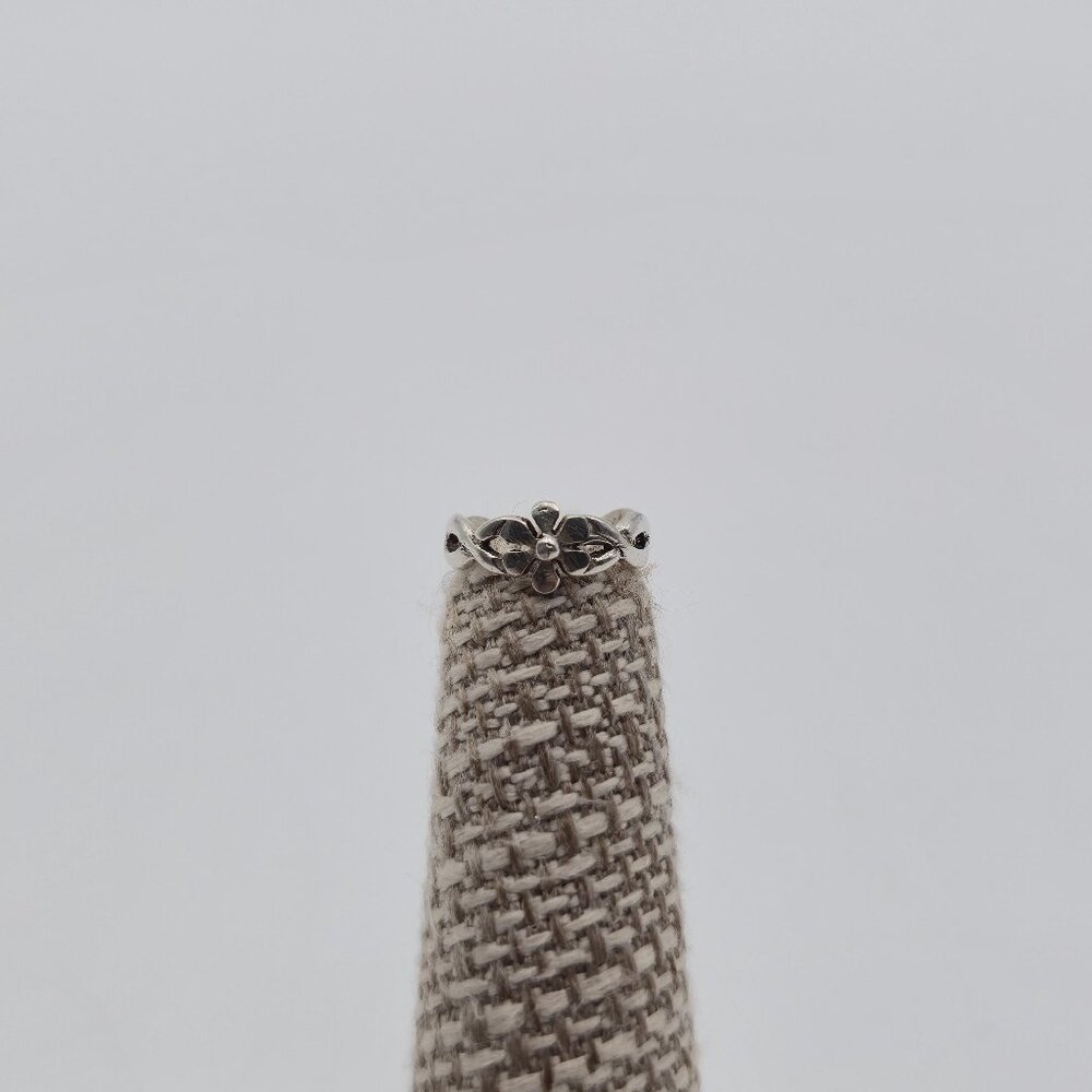 Size 0.25 Sterling Silver Tiny Baby Flower Band Ring A4180